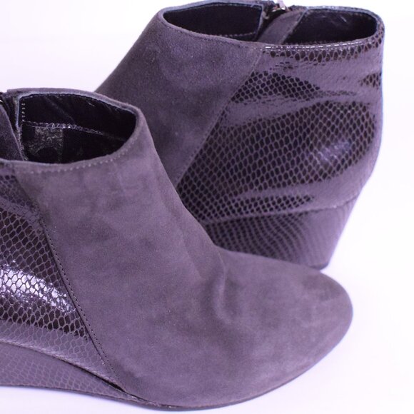 Aquatalia Womens Italian Judith Suede Classic Snake Print Ankle Wedge Bootie 7.5 - Picture 3 of 9